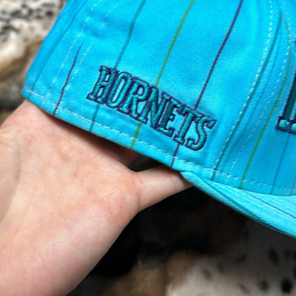 Charlotte Hornets Basketball Hat Fitted 7 3/8 Men’s - Picture 2 of 6